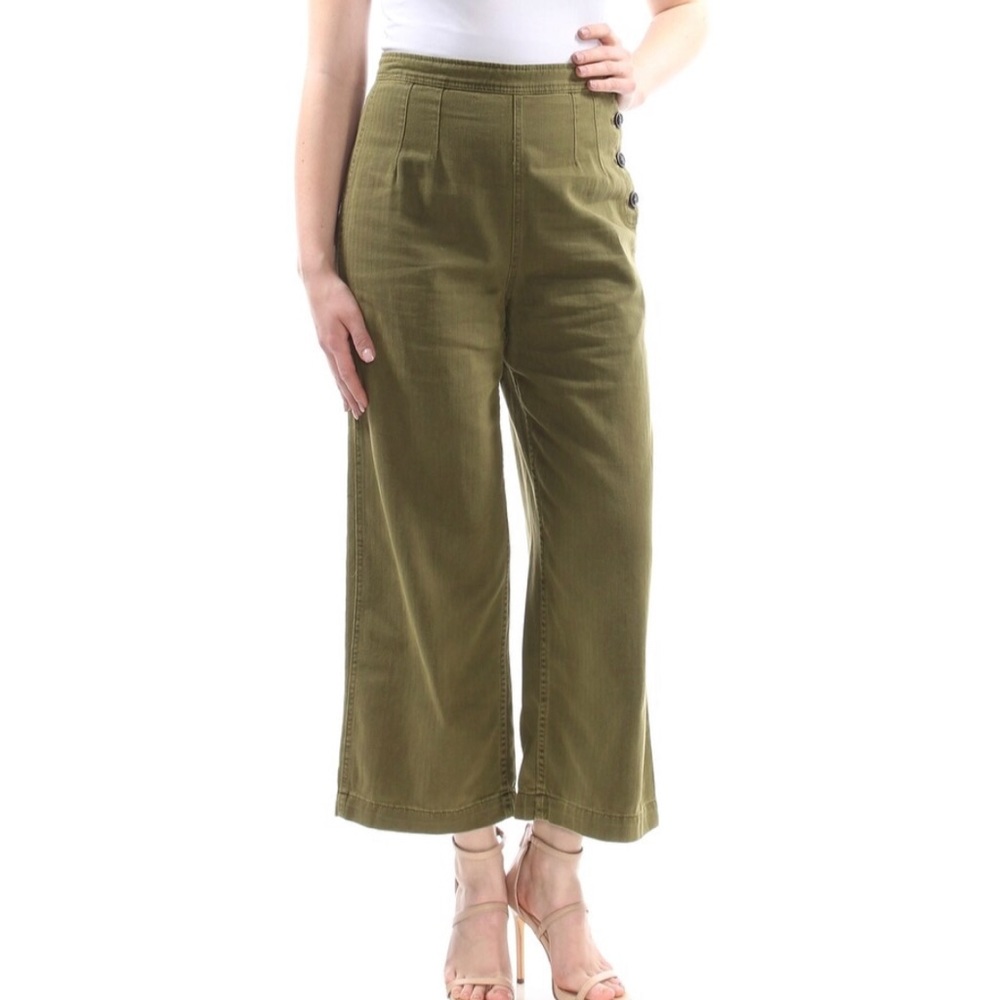 \Free People\• Pleated Crop
